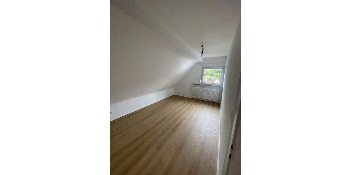 4-Zimmer Dachgeschosswohnung vollständig saniert 4 zimmer