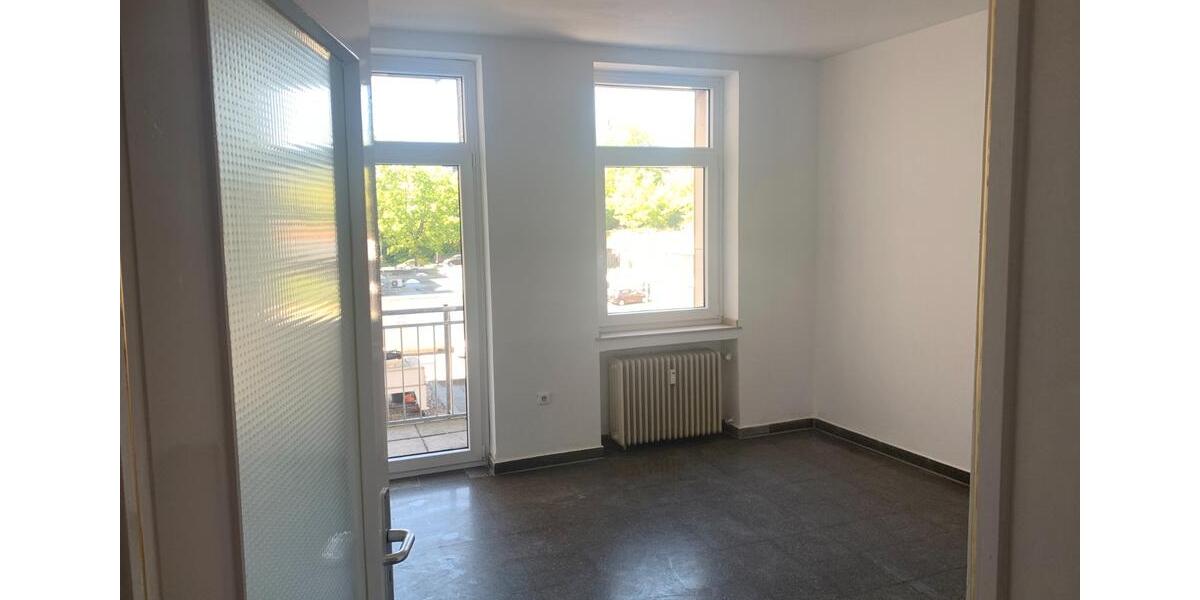 Etagenwohnung Mönchengladbach Süd - 3 Zimmer, 111 m&sup2;, 1.000&euro; | Angebot:26421997
