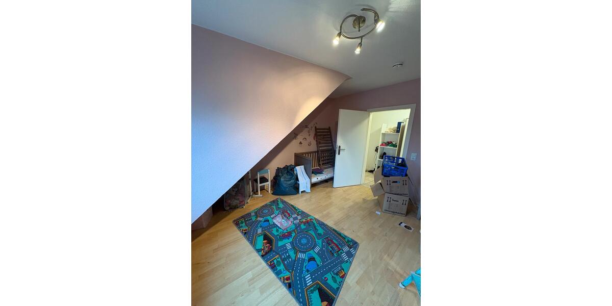 Dachgeschoßwohnung Duisburg Rheinhausen - 2 Zimmer, 69 m&sup2;, 550&euro; | Angebot:24866118