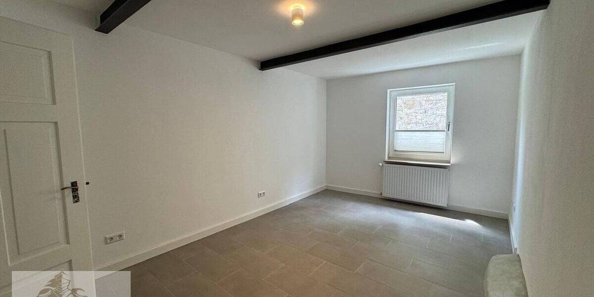 Einfamilienhaus Bad Wimpfen - 6 Zimmer, 190 m&sup2;, 2.400&euro; | Angebot:26862793