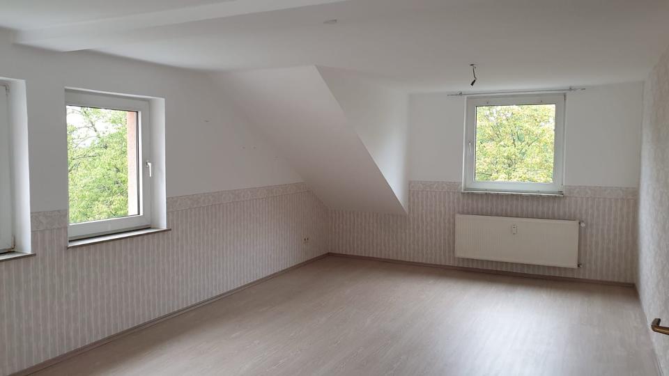 Dachgeschoßwohnung Vlotho - 2 Zimmer, 57 m&sup2;, 450&euro; | Angebot:26403748