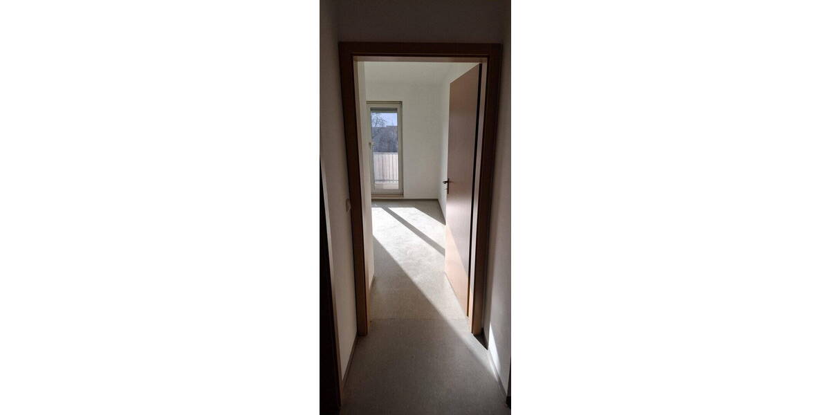 Etagenwohnung Bubenreuth - 3 Zimmer, 73 m&sup2;, 990&euro; | Angebot:25984370