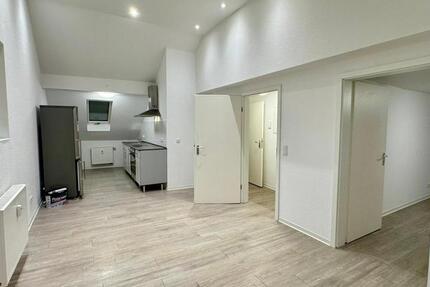 Helle Dachgeschosswohnung mit Einbauküche 2 zimmer