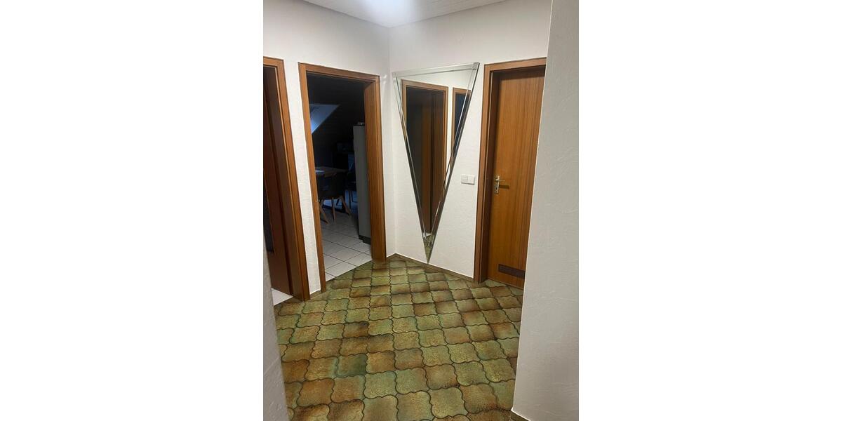 Dachgeschoßwohnung Remchingen - 3 Zimmer, 90 m&sup2;, 700&euro; | Angebot:24876904