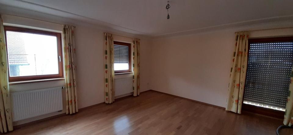 Etagenwohnung Perach - 4 Zimmer, 130 m&sup2;, 1.000&euro; | Angebot:25932591