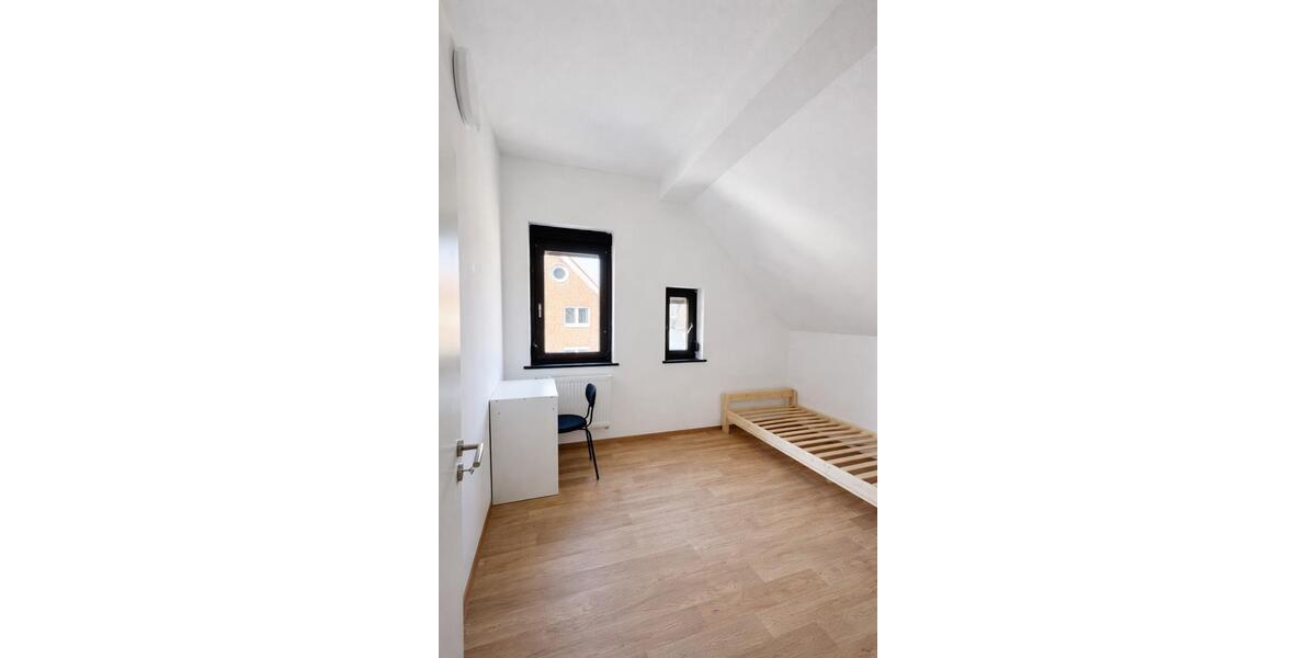 Wohnen auf Zeit Bremen Burglesum - 7 Zimmer, 95 m&sup2;, 500&euro; | Angebot:25402726