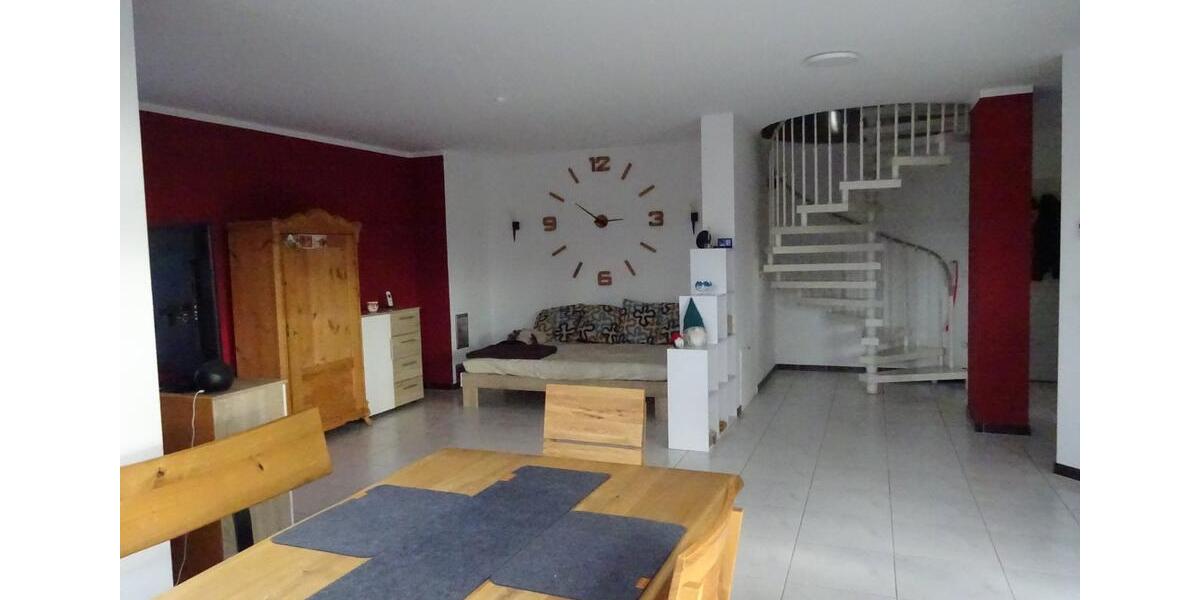 Maisonettenwohnung Gräfenberg - 4 Zimmer, 150 m&sup2;, 1.300&euro; | Angebot:25933603