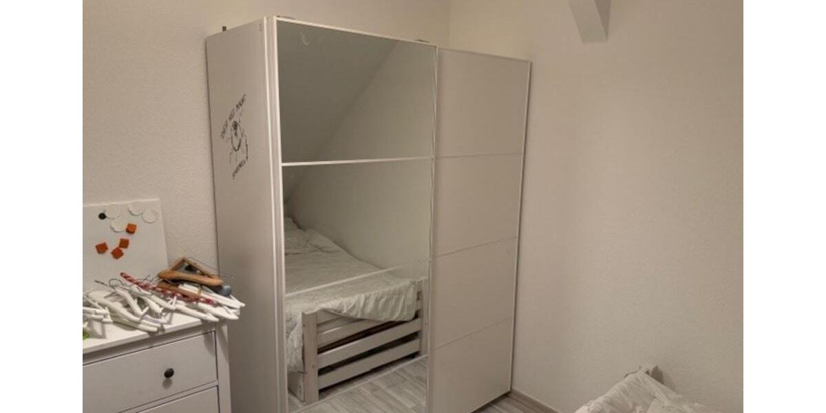 Dachgeschoßwohnung Greifswald - 6 Zimmer, 150 m&sup2;, 300&euro; | Angebot:22928076