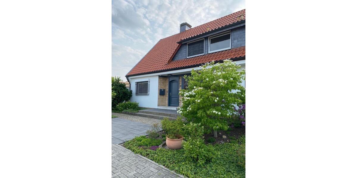 Doppelhaushälfte Wolfsburg - 4 Zimmer, 140 m&sup2;, 1.500&euro; | Angebot:23547187