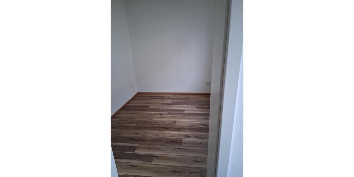 Etagenwohnung Sonneberg - 3 Zimmer, 80 m&sup2;, 650&euro; | Angebot:24979778
