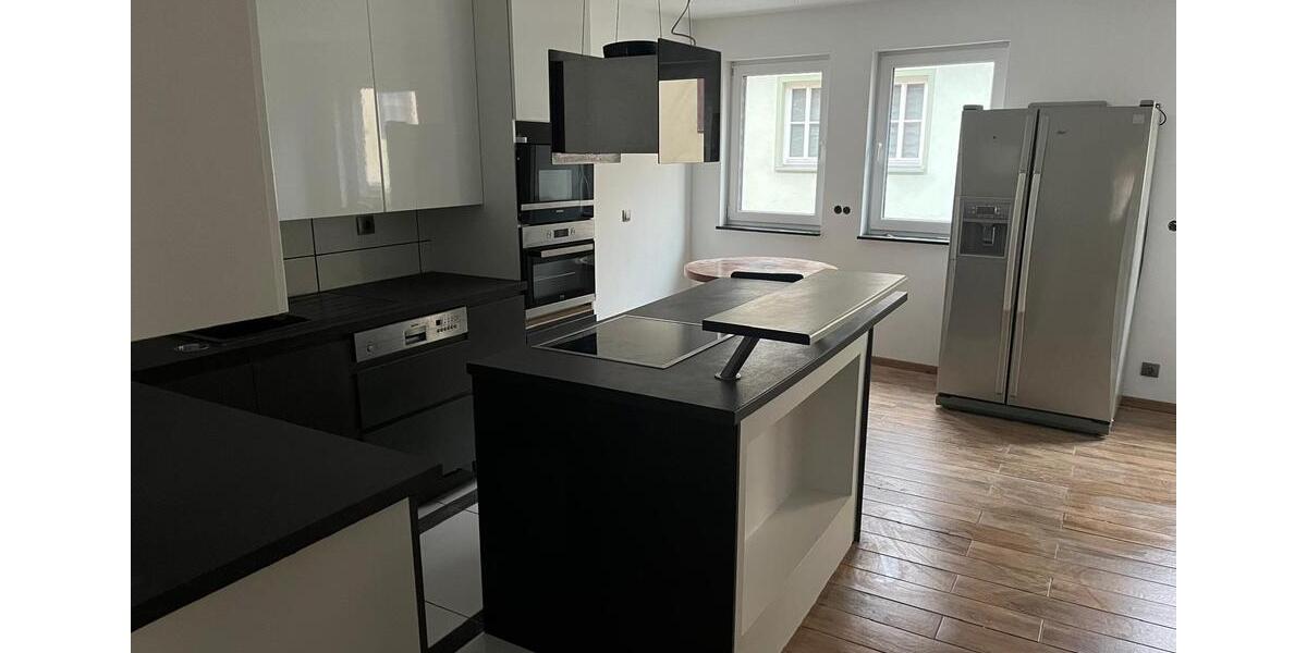 Großzügige 4-Zimmer-Wohnung in exkl. Altstadtlage von Karlstadt 4 zimmer