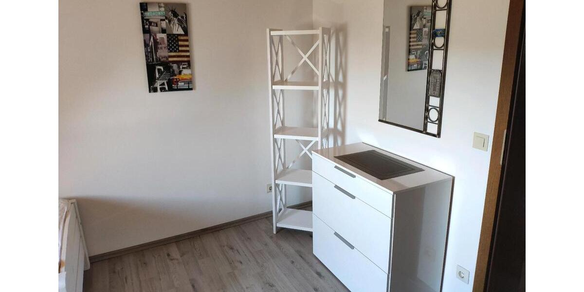 2 WG-ZIMMER für Studenteninnen, Praktikanten, Azubis, Pendler 2 zimmer