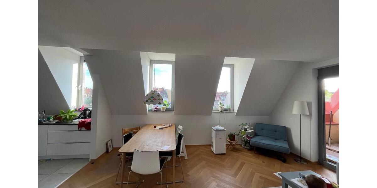 Dachgeschoßwohnung Nürnberg Sankt Leonhard - 4 Zimmer, 100 m&sup2;, 1.600&euro; | Angebot:24703625
