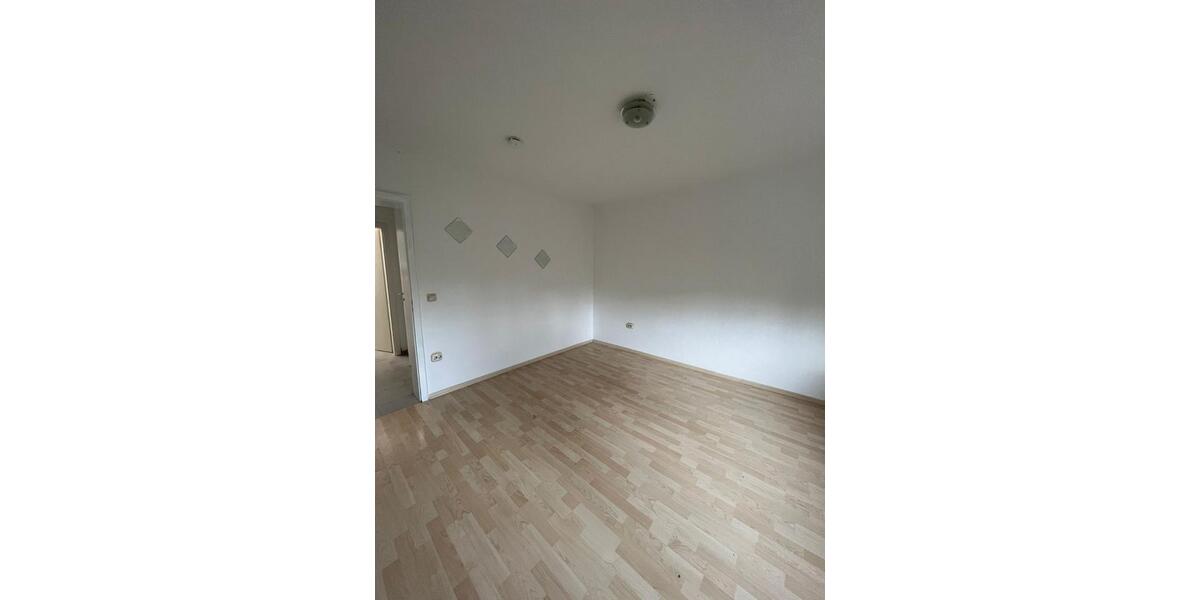 Etagenwohnung Dittelbrunn - 3 Zimmer, 100 m&sup2;, 850&euro; | Angebot:25875128