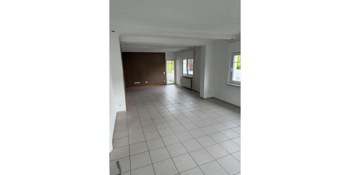Erdgeschoßwohnung Ense - 2 Zimmer, 75 m&sup2;, 900&euro; | Angebot:26416853