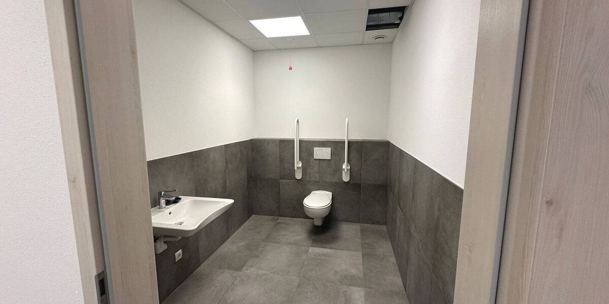 Gewerbeobjekt Drachselsried - 8 Zimmer, 2.000&euro; | Angebot:24780574