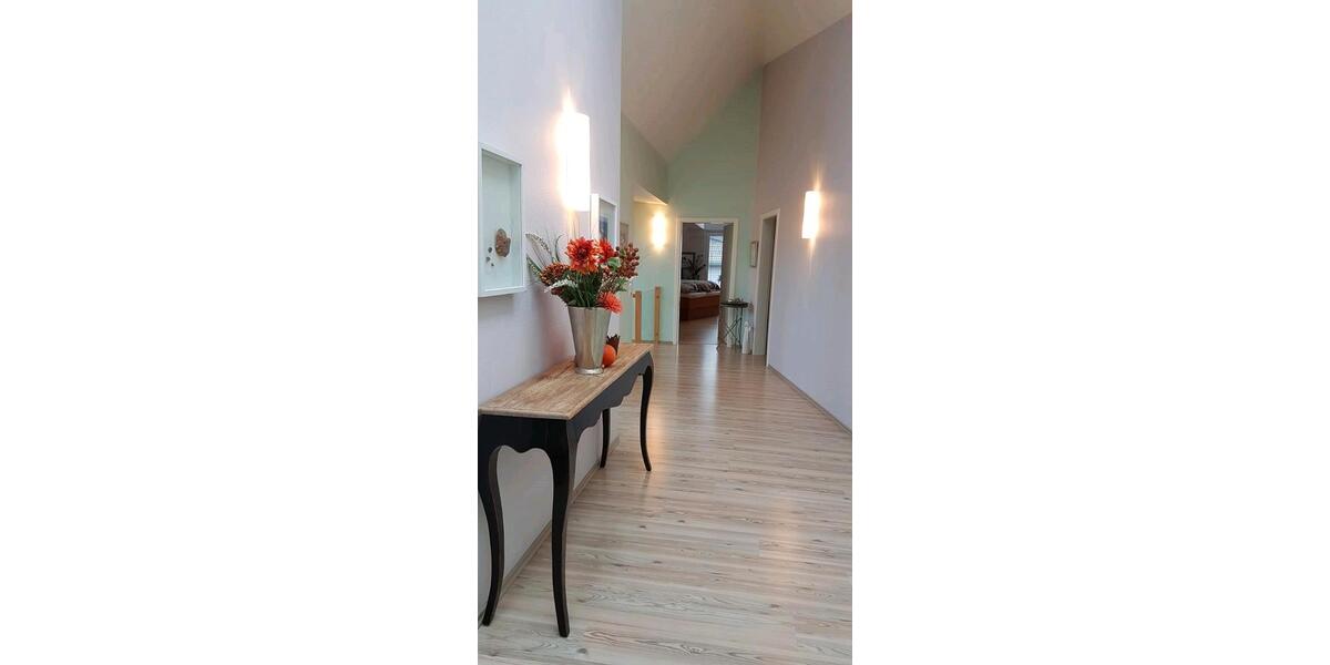 Etagenwohnung Burtenbach - 7 Zimmer, 2.240&euro; | Angebot:23109981