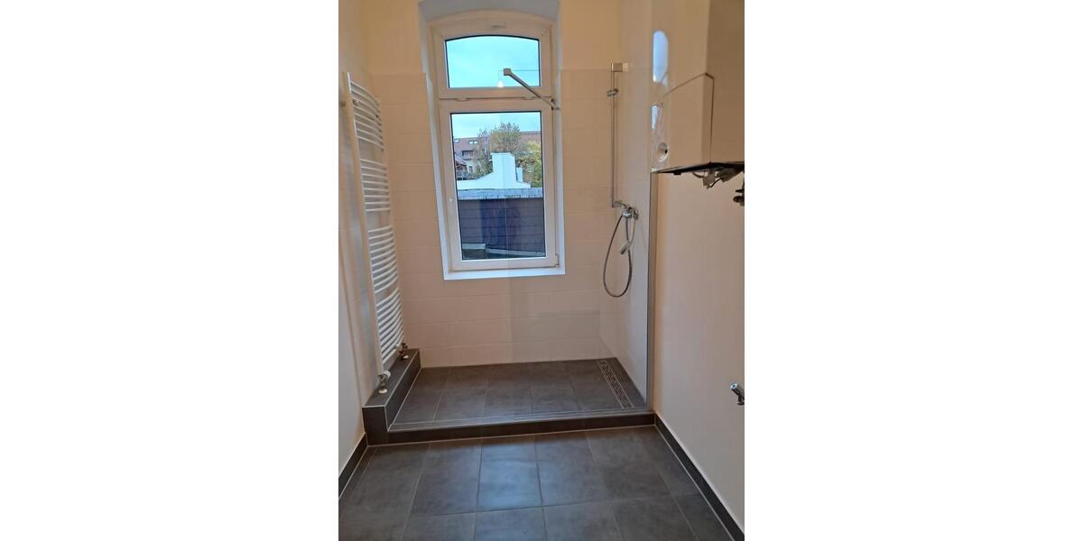 Große 4-Zimmer-Altbauwohnung in zentraler Lage 1.OG 4 zimmer