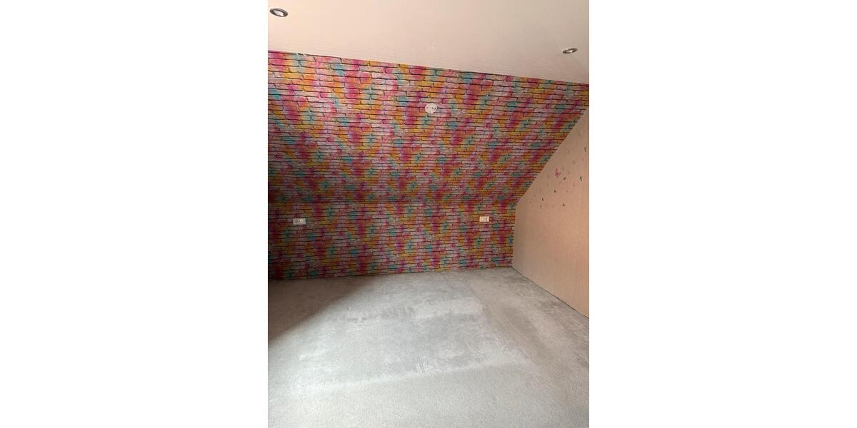 Dachgeschoßwohnung Neunkirchen - 3 Zimmer, 75 m&sup2;, 620&euro; | Angebot:26603873