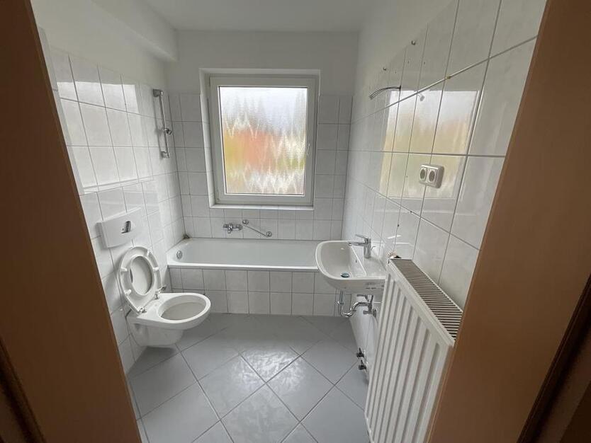 Renovierte 3–ZKB–Balkonwohnung in Heppens zu vermieten! zimmer