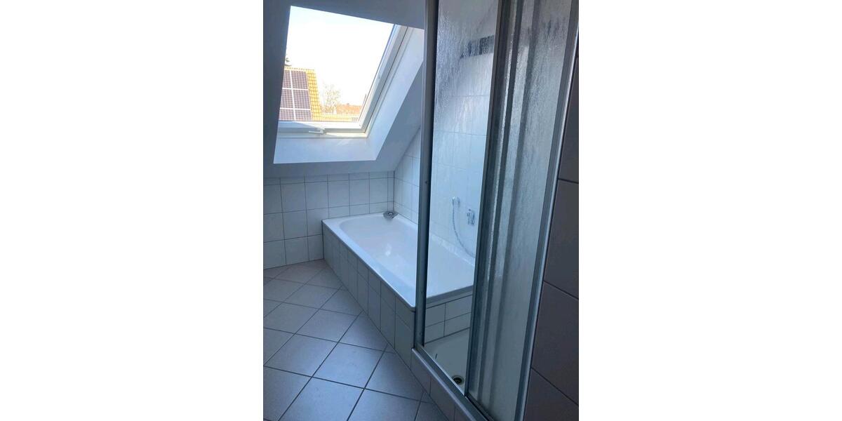 Dachgeschoßwohnung Röthlein - 4 Zimmer, 116 m&sup2;, 950&euro; | Angebot:26073297