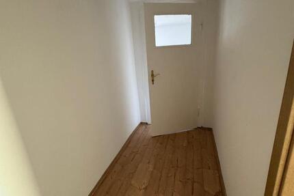 Wohnung Teuchern - 5 Zimmer, 100 m&sup2;, 850&euro; | Angebot:26532602