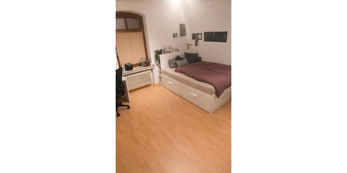 Dachgeschoßwohnung Siegen Weidenau - 3 Zimmer, 20 m&sup2;, 320&euro; | Angebot:25048258