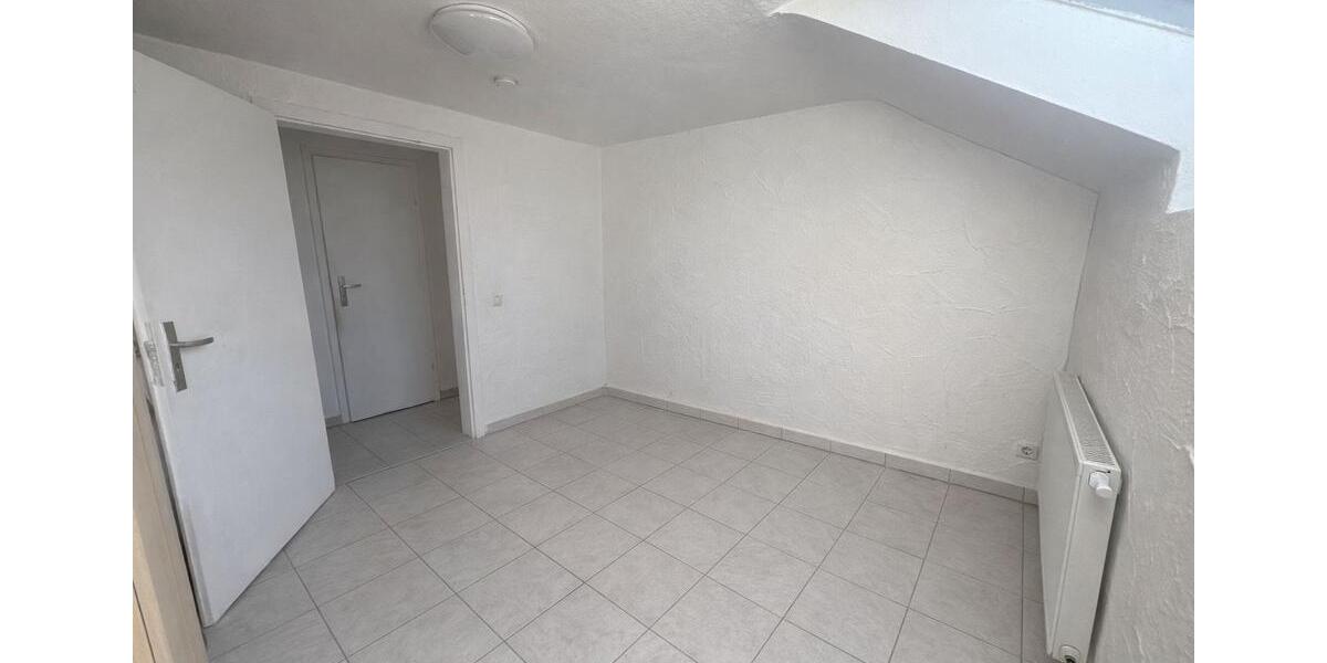 Dachgeschoßwohnung Remseck am Neckar - 3 Zimmer, 65 m&sup2;, 850&euro; | Angebot:25968283