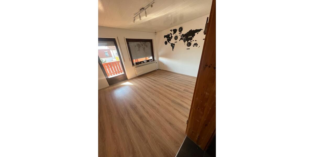 Etagenwohnung Maxhütte-Haidhof Haidhof - 2 Zimmer, 65 m&sup2;, 850&euro; | Angebot:26662940