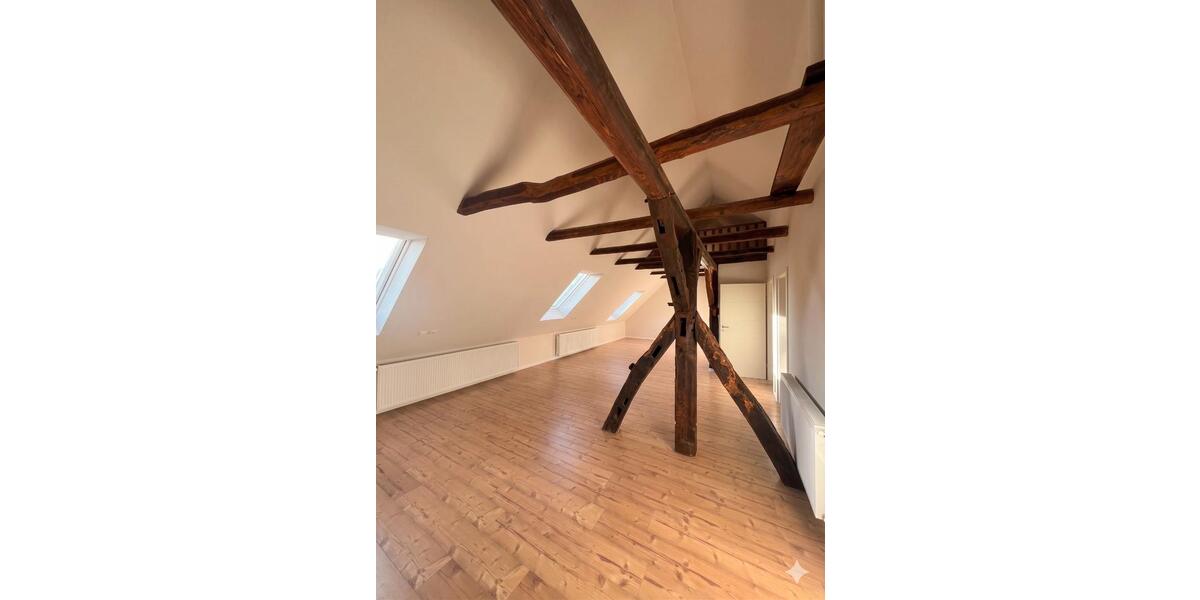 Dachgeschoßwohnung Hessisch Oldendorf - 3 Zimmer, 93 m&sup2;, 750&euro; | Angebot:26534863