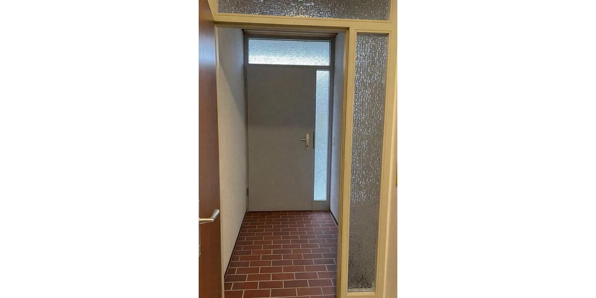 Etagenwohnung Warthausen - 2 Zimmer, 73 m&sup2;, 950&euro; | Angebot:24896303