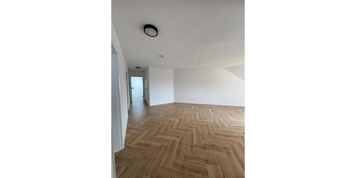 Dachgeschoßwohnung Vöhringen - 3 Zimmer, 62 m&sup2;, 1.000&euro; | Angebot:26050552