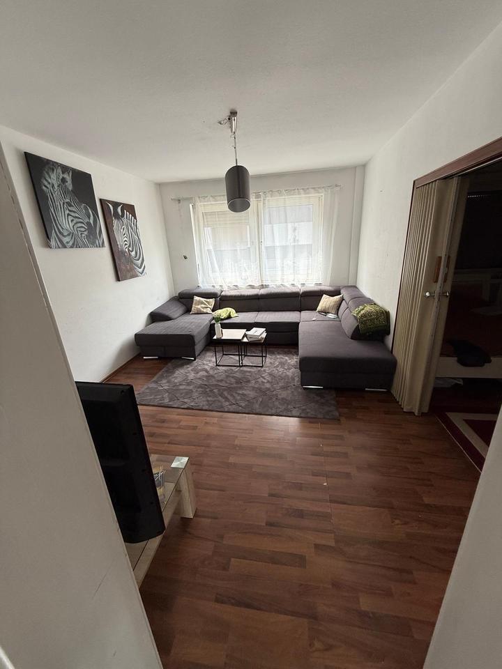 Zentrale 2-Zimmer-Wohnung mit großer Terrasse zimmer