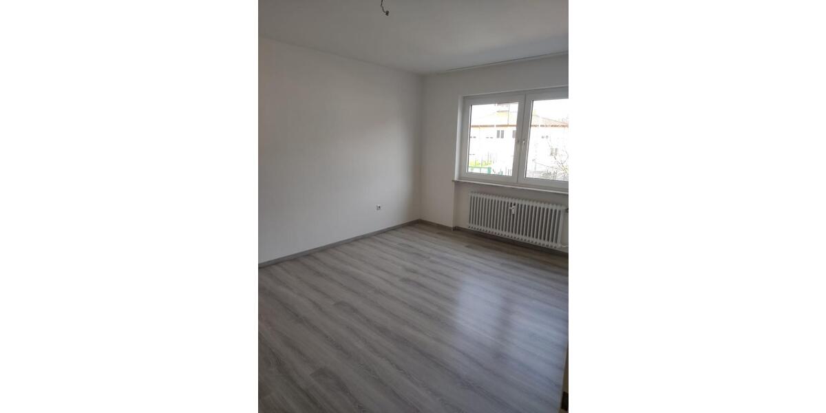 Etagenwohnung Alzey - 4 Zimmer, 82 m&sup2;, 700&euro; | Angebot:26532424