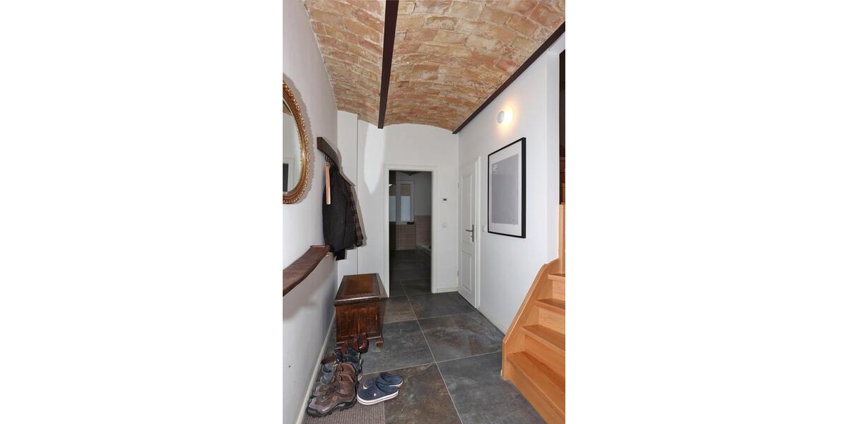 Dachgeschoßwohnung Zossen - 1 Zimmer, 92 m&sup2;, 1.050&euro; | Angebot:26121260