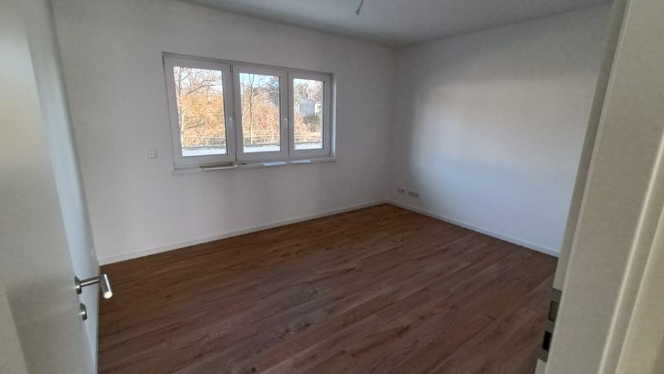 Etagenwohnung Schkeuditz - 4 Zimmer, 102 m&sup2;, 1.050&euro; | Angebot:25253511