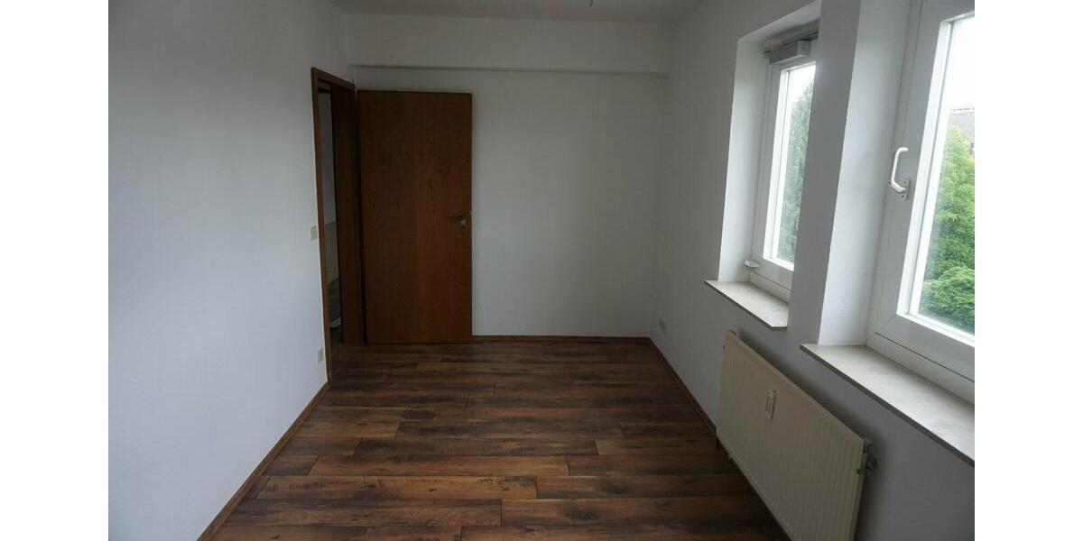 Einfamilienhaus Villingen-Schwenningen Schwenningen - 4 Zimmer, 105 m&sup2;, 1.150&euro; | Angebot:24654885