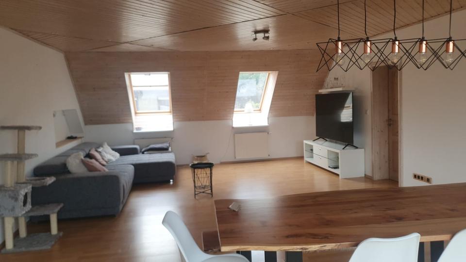 Etagenwohnung Springe - 4 Zimmer, 150 m&sup2;, 1.050&euro; | Angebot:26044837