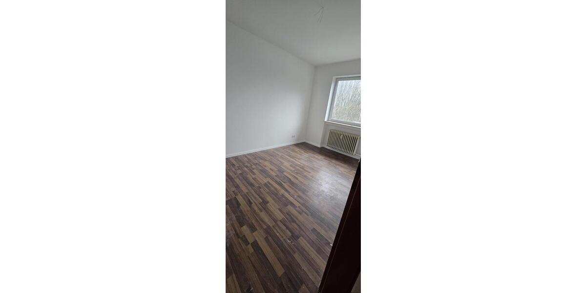 Erdgeschoßwohnung Saarbrücken West - 4 Zimmer, 125 m&sup2;, 1.450&euro; | Angebot:25655779