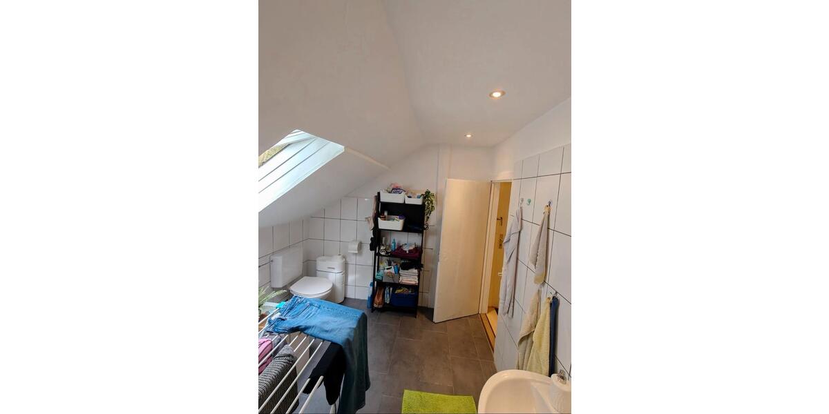 Dachgeschoßwohnung Marburg - 3 Zimmer, 80 m&sup2;, 1.200&euro; | Angebot:26567835