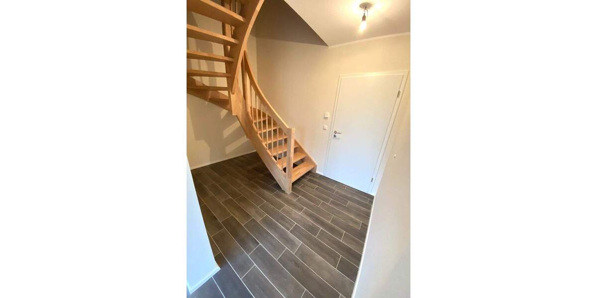 Doppelhaushälfte Ellingen - 4 Zimmer, 127 m&sup2;, 1.650&euro; | Angebot:25820767