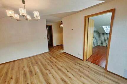 4-Zimmer-DG-Wohnung in Hohenwart *Tageslichtbad *Balkon 4 zimmer