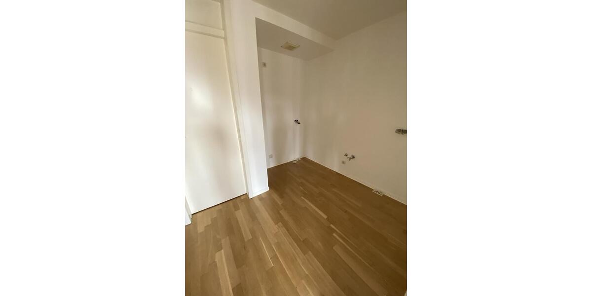 Etagenwohnung Erfurt - 3 Zimmer, 110 m&sup2;, 1.215&euro; | Angebot:25750358