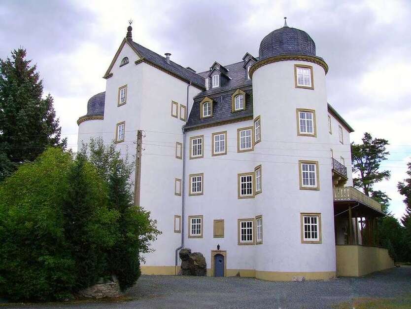 Wohnung zum Mieten in Weischlitz 1.269 € 280 m²