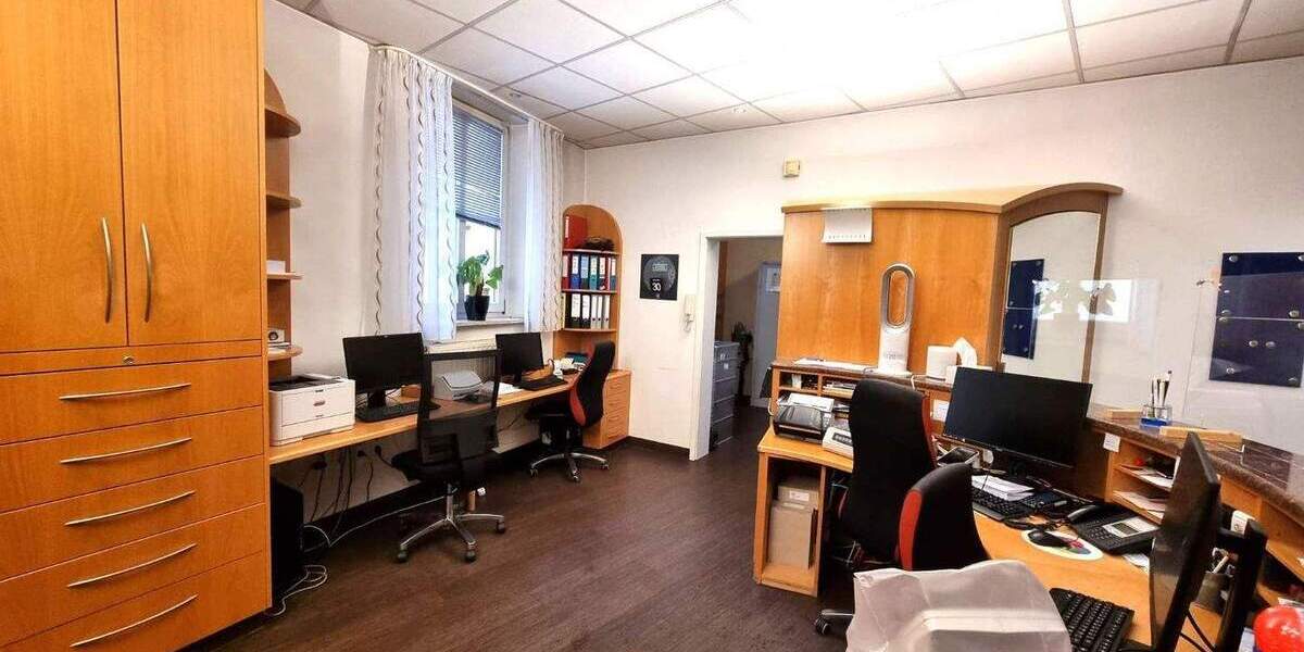 Gewerbeobjekt Amberg - 6 Zimmer, 1.700&euro; | Angebot:24905896