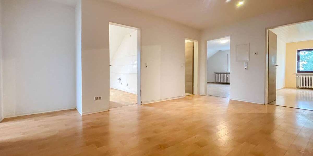 Wohnung zum Mieten in Schöneck Kilianstädten 820 € 122.1 m² 4 zimmer