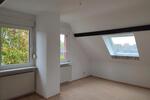 Charmante helle Dachgeschosswohnung, zentral und doch im Grünen zimmer