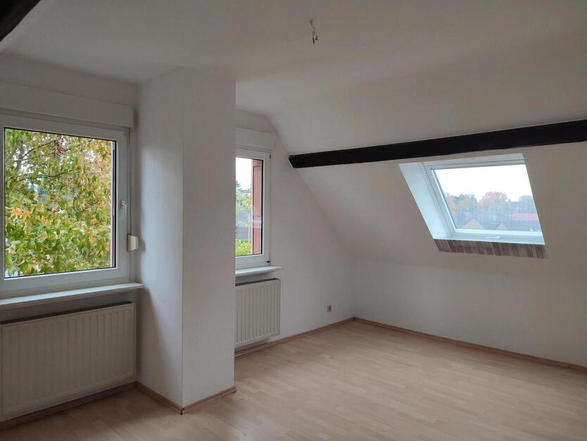 Charmante helle Dachgeschosswohnung, zentral und doch im Grünen zimmer