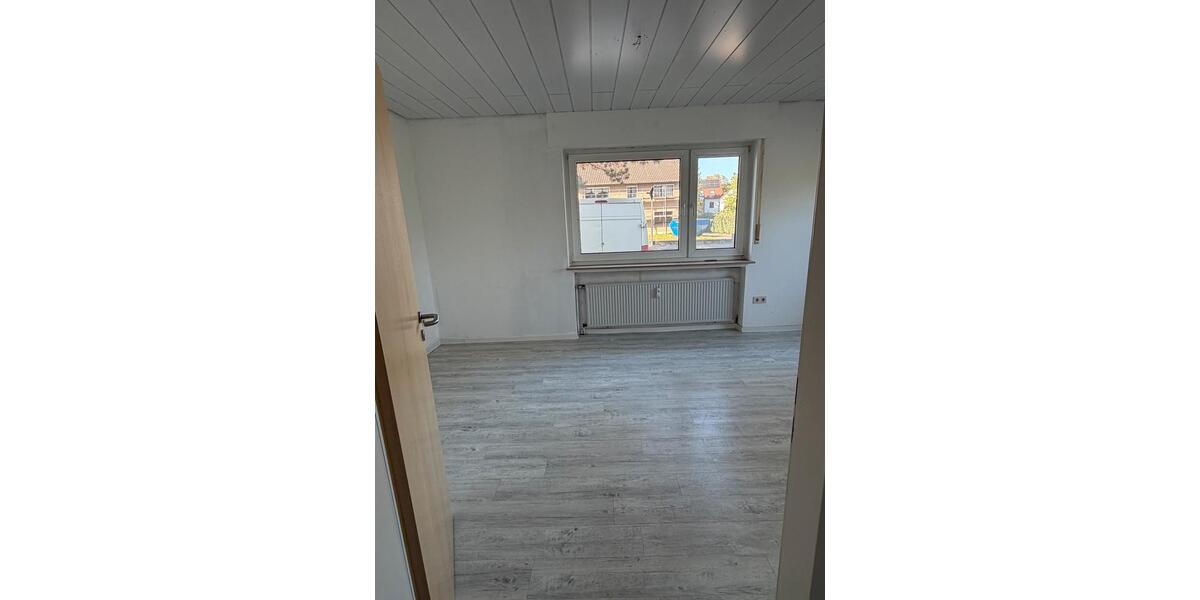 Etagenwohnung Barntrup - 2 Zimmer, 80 m&sup2;, 790&euro; | Angebot:25368122