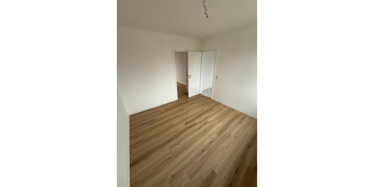 Etagenwohnung Zwenkau - 3 Zimmer, 53 m&sup2;, 519&euro; | Angebot:26021305